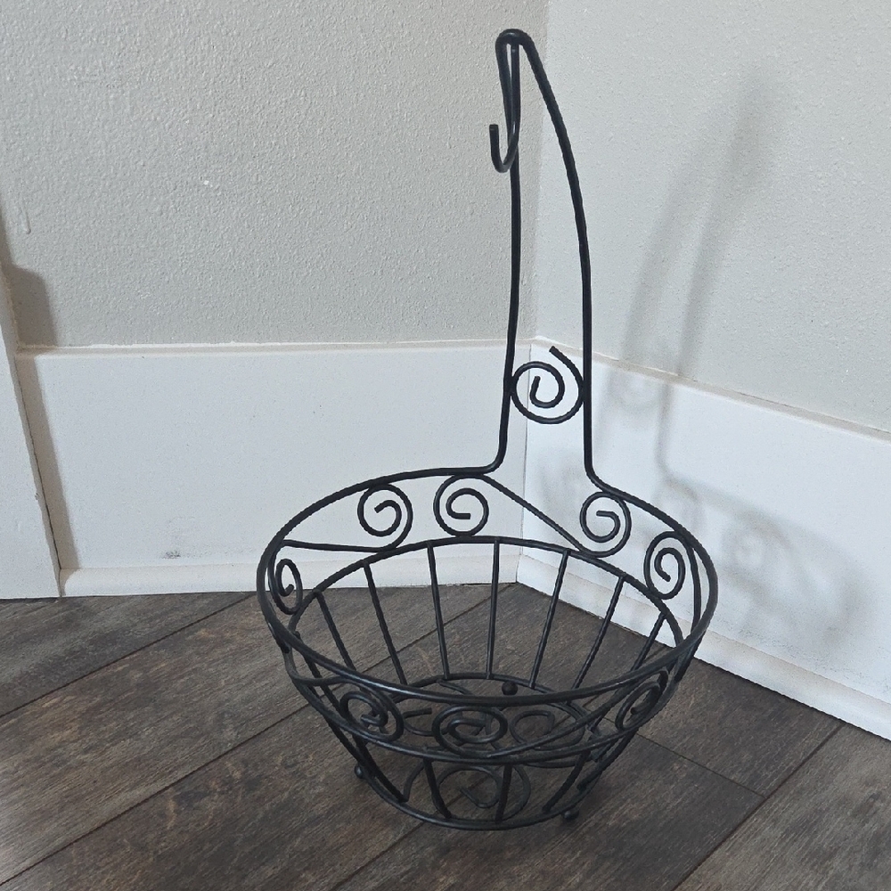 Chic Black Metal Hanging Basket